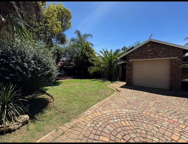 3 BEDROOM HOUSE FOR SALE IN BONAERO PARK